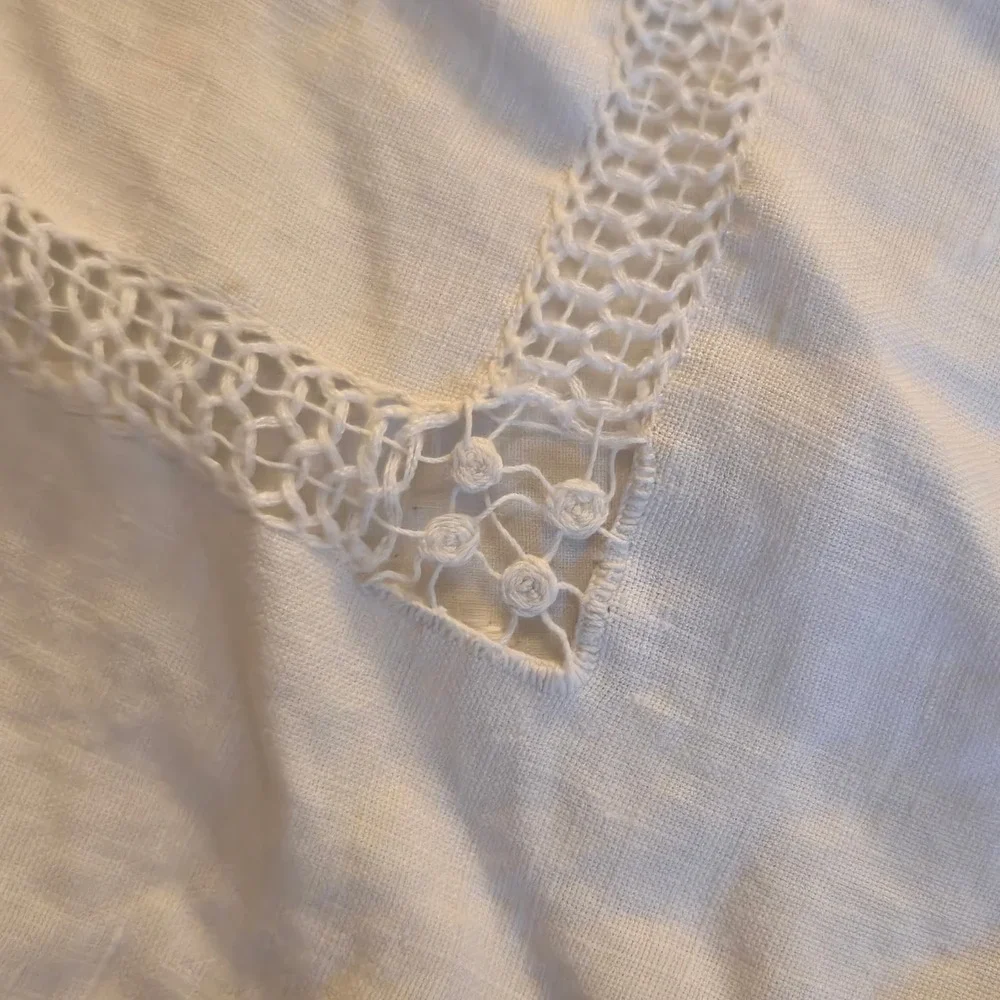 Off White Linen Hand Embroidered Crochet Lace Bedspread Victorian Clover Vtg